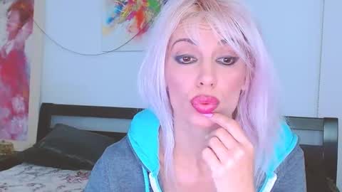 Snapshot of lillianasara chatting on February 2025 05:19:02 AM Lara online show from February 2025 05:19:02 AM