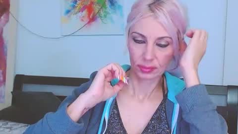 Snapshot of lillianasara chatting on February 2025 02:20:02 AM Lara online show from February 2025 02:20:02 AM