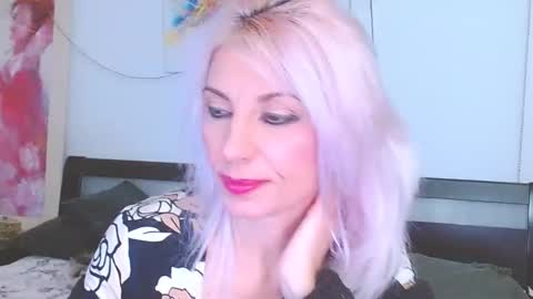 Snapshot of lillianasara chatting on February 2025 08:15:01 PM Lara online show from February 2025 08:15:01 PM