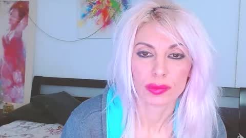 Snapshot of lillianasara chatting on February 2025 01:54:02 AM Lara online show from February 2025 01:54:02 AM