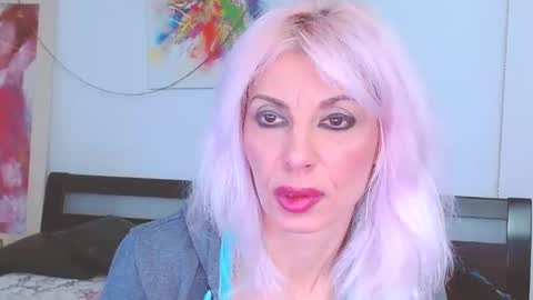 Snapshot of lillianasara chatting on February 2025 08:31:01 PM Lara online show from February 2025 08:31:01 PM