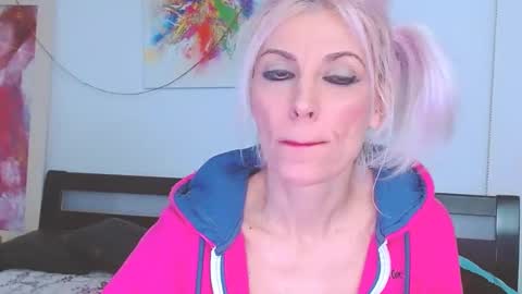 Snapshot of lillianasara chatting on February 2025 07:19:02 PM Lara online show from February 2025 07:19:02 PM