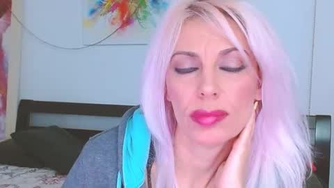 Snapshot of lillianasara chatting on February 2025 09:26:02 PM Lara online show from February 2025 09:26:02 PM