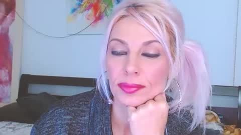 Snapshot of lillianasara chatting on February 2025 08:11:02 PM Lara online show from February 2025 08:11:02 PM