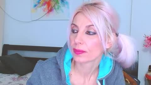 Snapshot of lillianasara chatting on February 2025 02:08:02 AM Lara online show from February 2025 02:08:02 AM