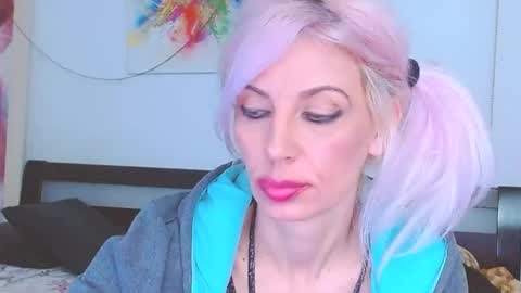 Snapshot of lillianasara chatting on February 2025 01:52:02 AM Lara online show from February 2025 01:52:02 AM