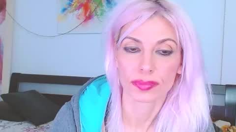 Snapshot of lillianasara chatting on February 2025 05:08:01 AM Lara online show from February 2025 05:08:01 AM