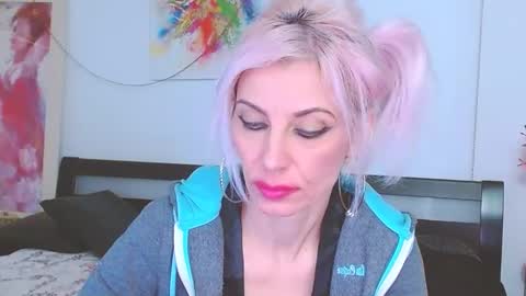 Snapshot of lillianasara chatting on March 2025 05:32:01 AM Lara online show from March 2025 05:32:01 AM