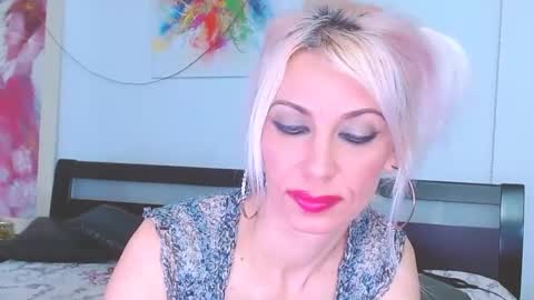 Snapshot of lillianasara chatting on March 2025 03:05:02 AM Lara online show from March 2025 03:05:02 AM