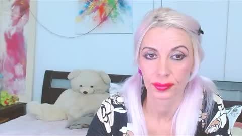 Snapshot of lillianasara chatting on October 2025 08:40:01 PM Lara online show from October 2025 08:40:01 PM