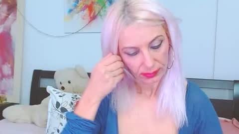 Snapshot of lillianasara chatting on October 2025 11:35:01 PM Lara online show from October 2025 11:35:01 PM