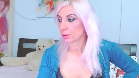 Snapshot of lillianasara chatting on October 2025 11:17:02 PM Lara online show from October 2025 11:17:02 PM