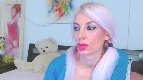 Snapshot of lillianasara chatting on October 2025 06:02:01 PM Lara online show from October 2025 06:02:01 PM