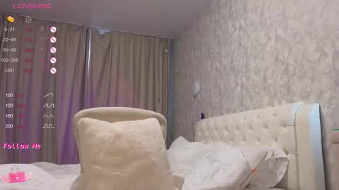 Snapshot of lilliasweety chatting on October 2025 03:17:01 AM Lara Angel online show from October 2025 03:17:01 AM