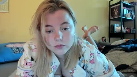 Snapshot of lillydepp chatting on September 2025 01:04:01 PM Lilly Depp online show from September 2025 01:04:01 PM