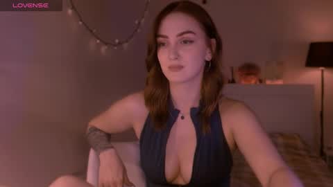 LillyFarey online show from September 2025 04:32:02 PM