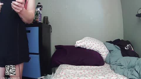 LillyLovings online show from September 2025 11:04:02 PM