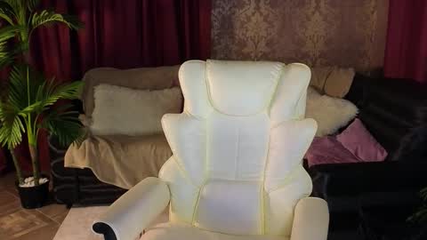 Lilu online show from October 2025 05:55:01 PM