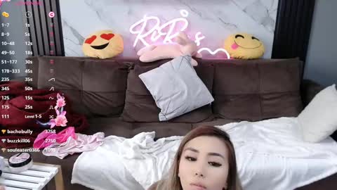 Lily online show from February 2025 08:25:02 AM