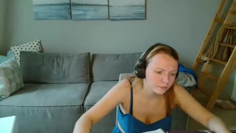 Snapshot of lily_dollyx chatting on November 2025 10:04:02 AM Lily dollyx online show from November 2025 10:04:02 AM