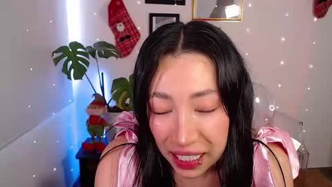 just lily online show from December 2024 09:56:02 PM
