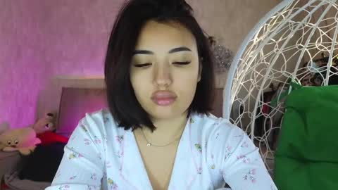 Lily online show from October 2025 04:53:01 AM