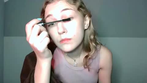 small lily online show from September 2025 03:23:02 PM