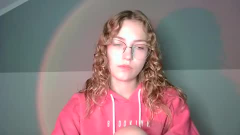 small lily online show from September 2025 03:33:01 PM