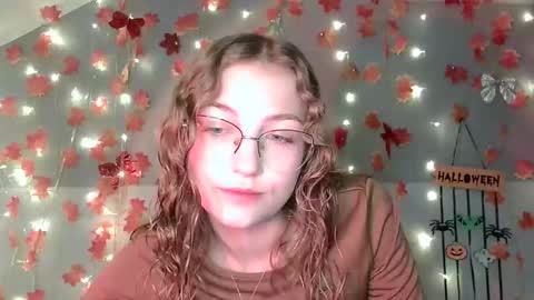Snapshot of lily_tayberry chatting on October 2025 01:11:01 PM small lily online show from October 2025 01:11:01 PM