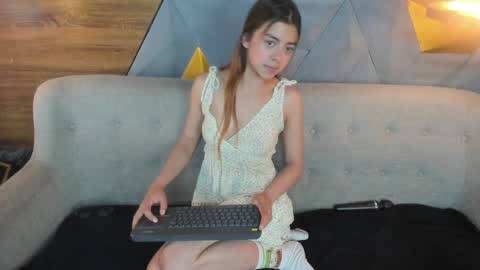 lily_waist online show from January 2025 06:05:01 AM