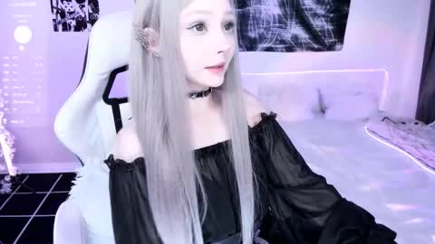 Snapshot of lily_weep chatting on October 2025 05:05:01 AM Lily online show from October 2025 05:05:01 AM