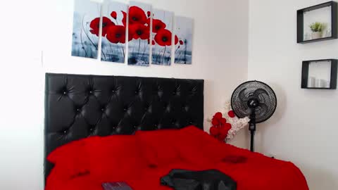 lilyfox23 online show from December 2024 03:11:01 PM