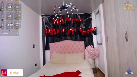 Snapshot of lilyfox23 chatting on October 2025 01:46:02 PM lilyfox23 online show from October 2025 01:46:02 PM