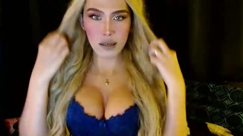 IM YOUR TRUE GODESS Lilymonstercock online show from December 2024 05:01:01 PM