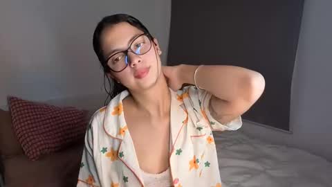 LillyPanda online show from December 2025 08:24:02 PM