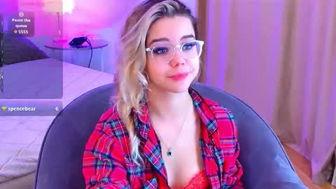 Snapshot of lilyrabbit chatting on September 2025 05:44:02 AM Rose online show from September 2025 05:44:02 AM