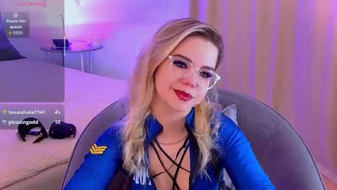 Snapshot of lilyrabbit chatting on October 2025 05:42:02 AM Rose online show from October 2025 05:42:02 AM