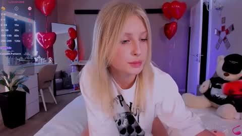 Lily online show from February 2025 05:03:02 PM