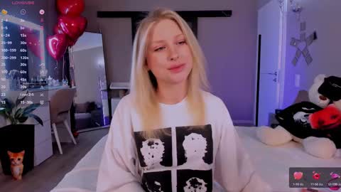 Lily online show from February 2025 08:25:01 PM