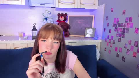 Lina blueeyed    GMT3 1100-1700 Mon Wed Thu Sat Sun online show from December 2024 02:22:01 PM
