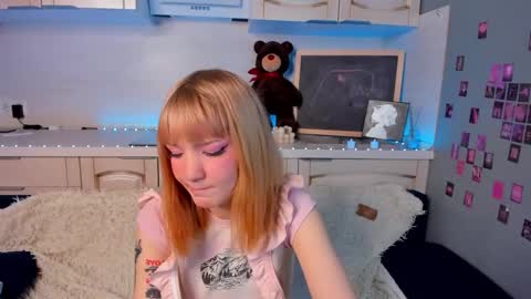 Lina blueeyed    GMT3 1100-1700 Mon Wed Thu Sat Sun online show from February 2025 11:12:02 AM