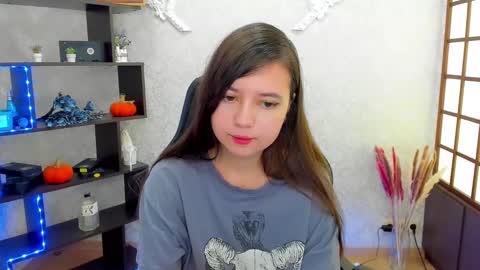 Lina online show from December 2024 02:09:02 AM