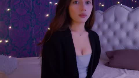 Snapshot of lina_elfie chatting on October 2025 05:02:02 PM Lillian online show from October 2025 05:02:02 PM