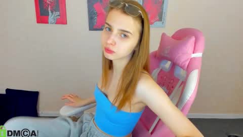 Snapshot of lina_reeds chatting on November 2025 01:19:01 AM LINA online show from November 2025 01:19:01 AM