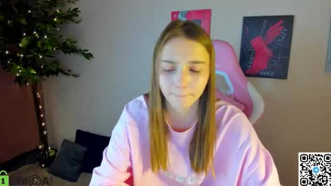 Snapshot of lina_reeds chatting on December 2025 01:10:01 AM LINA online show from December 2025 01:10:01 AM