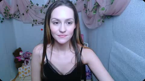 Lina online show from December 2024 09:40:02 AM