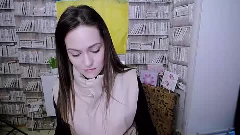 Lina online show from September 2025 05:44:02 AM