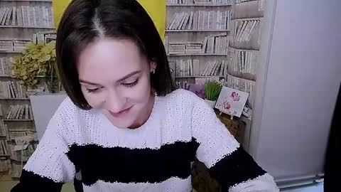 Lina online show from October 2025 08:24:01 AM