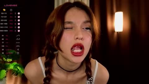 Snapshot of linaage chatting on October 2025 08:28:02 PM Lina online show from October 2025 08:28:02 PM