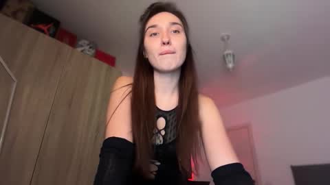 Lina online show from October 2025 09:02:02 PM